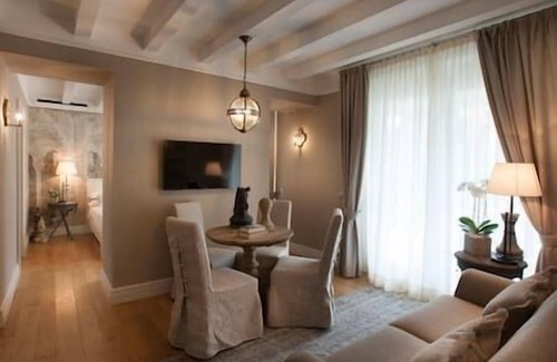Castiglione Falletto Apartment | Elegant, bright apartment in villa with large covered terrace and furnished