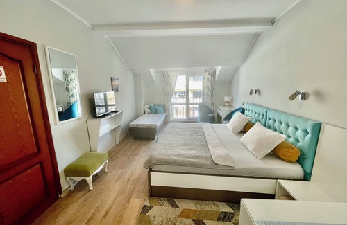 Burgas Bed & Breakfast | Elegant bed & breakfast in wonderful Burgas with WiFi, AC