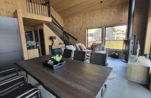 Kviteseid House | Elegant black chalet with top amenities in Vrådal