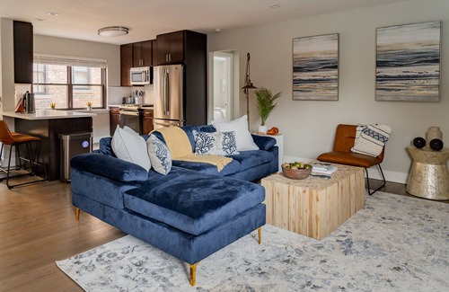 Evanston Apartment | Elegant|Brand New Remodeled|1BR|Next to Beach