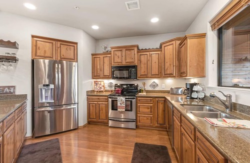 Payson Condo | Elegant Central Payson Getaway!