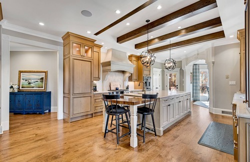 Milton House | Elegant Chateau on Lake with pool, spa, vineyards, 6 kitchens, and much more!