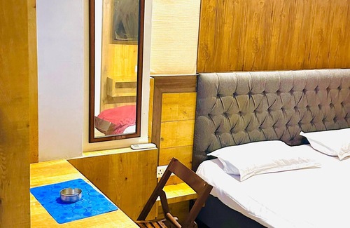 Jaipur District Hotel | Elegant City Escape - Premium Stay w/Kitchen & OTT- 102