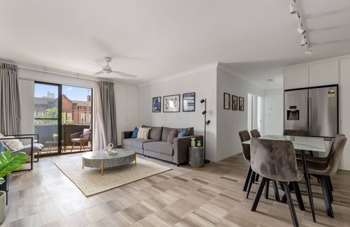 Redfern Apartment | Elegant City Retreat Close to Sydney’s CBD