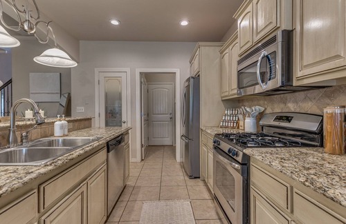Jenks House | Elegant Comfort in Jenks!