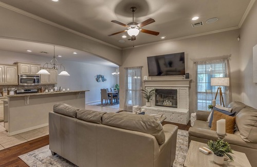 Jenks House | Elegant Comfort in Jenks!