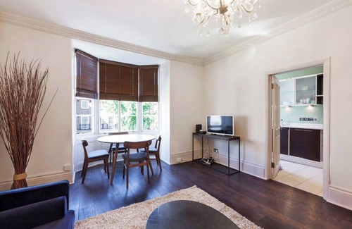 Bayswater Condo | Elegant & Comfortable | 2 BD | Near Paddington