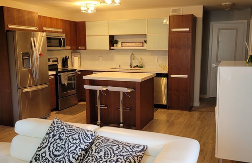 Saskatoon Condo | Elegant Condo near Airport, Restaurants and Park. Free parking