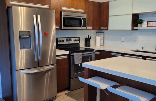 Saskatoon Condo | Elegant Condo near Airport, Restaurants and Park. Free parking