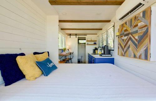 Waco House | Elegant Container Tiny House Yellow & Blue