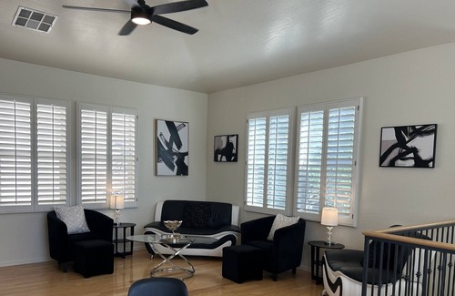 Tramonto House | Elegant Desert Hideaway - immaculate contemporary style home in North Phoenix.