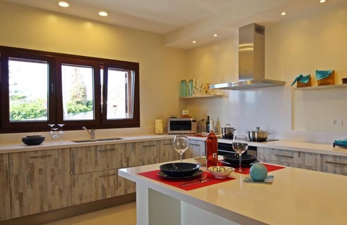 Punta Prima Villa | Elegant villa a stone's throw from the beach and with private pool