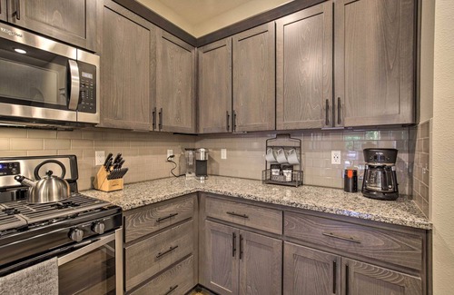 Newberg House | Elegant Escape: Tour Willamette Wine Country!