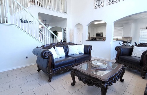 Bacliff House | Elegant Family Home near Kemah, League City, NASA Space Center, Galveston Beach
