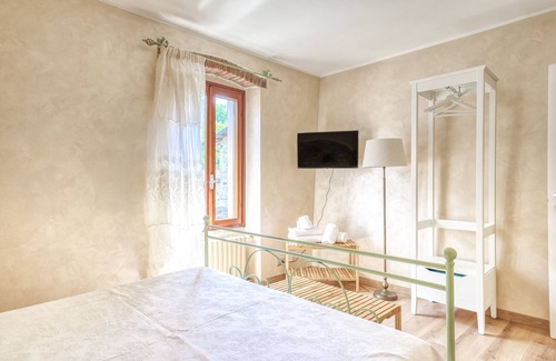 Campagnolo Bed & Breakfast | Elegant farmhouse nestled in the green moraine hills