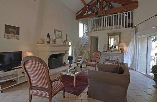 Saint-Mathieu-de-Treviers Villa | Elegant house with swimming pool in H rault