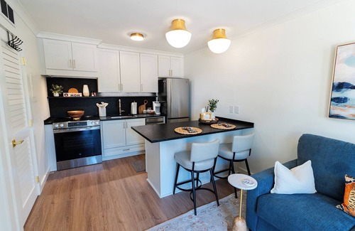 Auburn Condo | Elegant Game Day Escape - Steps from the Stadium