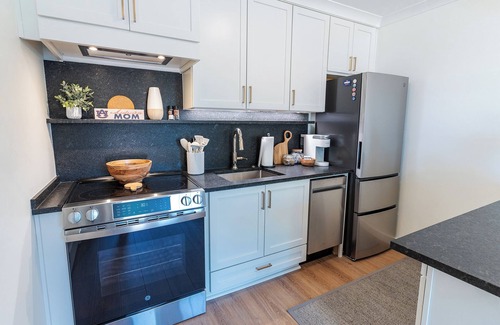 Auburn Condo | Elegant Game Day Escape - Steps from the Stadium