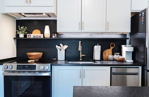 Auburn Condo | Elegant Game Day Escape - Steps from the Stadium