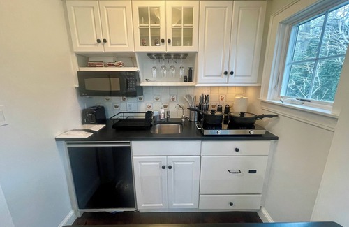 Wellesley House | Elegant Guest Suite Wellesley