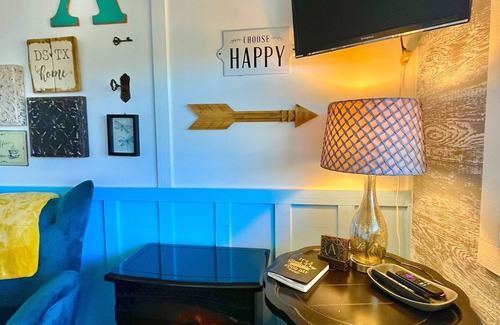 Dripping Springs Apartment | Elegant Hill Country Suite at Alexander's Farmhouse!