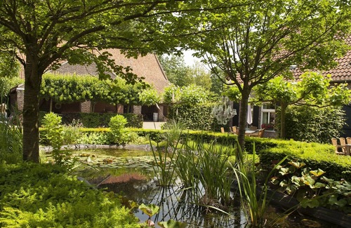 Schafelt House | Elegant Holiday Home in Baarlo with Garden