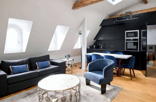 Champs-Elysees Apartment | Elegant Home 2BDR/6P Near Champs Elysées