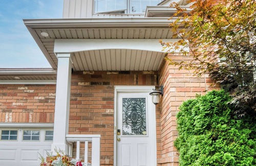 Brampton Apartment | Elegant Home Away From Home