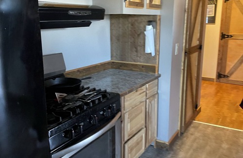 Fort Smith House | Elegant home located mins from the river and lake