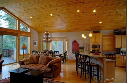 Tahoe City House | Elegant home on Tahoe's beautiful west shore; quiet & close to Trails and Beach