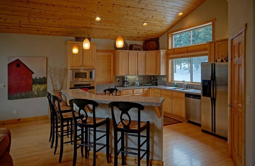 Tahoe City House | Elegant home on Tahoe's beautiful west shore; quiet & close to Trails and Beach