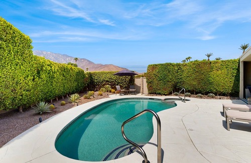 Palm Springs House | Elegant home w/sparkling pool/spa, bbq grill - community tennis courts