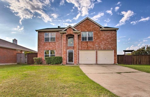 Little Elm House | Elegant Home with Pool|Gym|0.4miles to lake