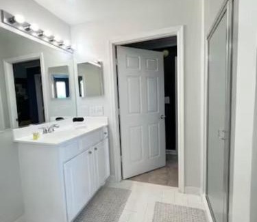 Ballston Apartment | Elegant King Suite Metro DC