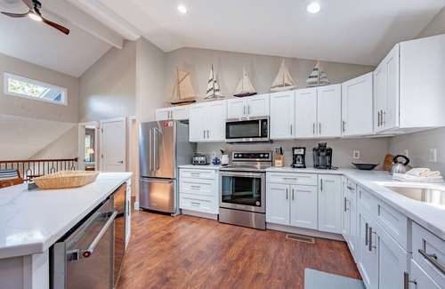 Swanton House | Elegant Lakefront Retreat w/Pool & Theater
