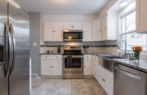 Royal Oak House | Elegant Large Home with Modern Amenities for 8 in N. Royal Oak near Birmingham!