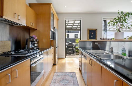 St. Mary's Bay House | Elegant light-filled retreat - minutes to city, Ponsonby, harbour and cafes.