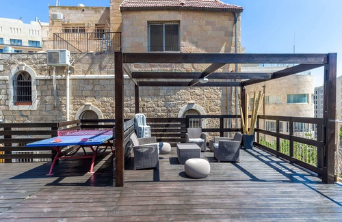 Mahane Israel House | Elegant Mamilla Villa 5BR Rooftop Jacuzzi Steps from Old City