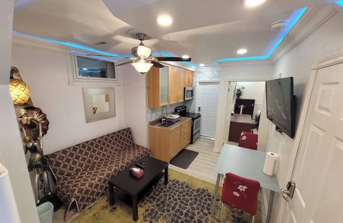Willowdale House | Elegant Modern 1 Bedroom Apt in Toronto North York