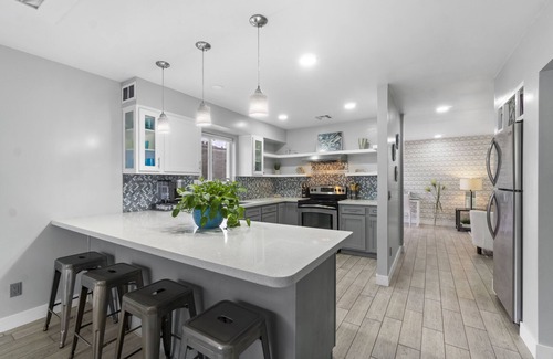 Tempe Condo | Elegant Modern/Contemporary Condo