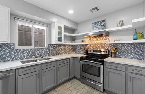 Tempe Condo | Elegant Modern/Contemporary Condo