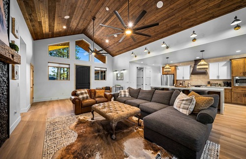 Torreon House | Elegant & Modern Home w/lake view, outdoor living area w/foosball, bbq grill