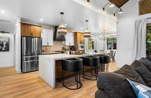 Torreon House | Elegant & Modern Home w/lake view, outdoor living area w/foosball, bbq grill
