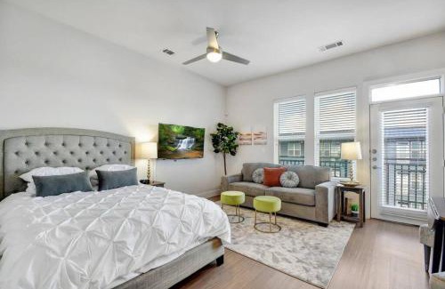 King William Apartment | Elegant Modern Studio mins from Riverwalk
