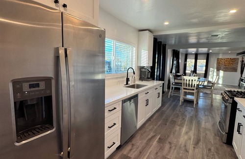 Winslow House | Elegant Modern Winslow Home