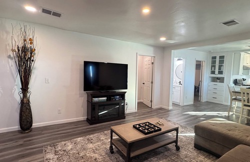 Winslow House | Elegant Modern Winslow Home