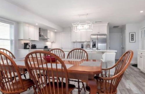 Fairfield House | ELEGANT NEW 4 BEDROOM WATERFRONT HOUSE- SUMMER DREAM