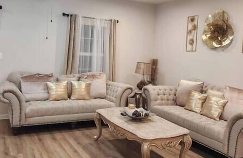 Stafford House | Elegant Oasis 4 Traveling Professionals & Families, Elegant Oasis 4 Traveling Professionals and