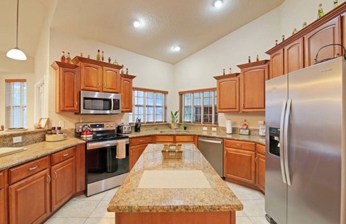 Ocala House | Elegant Oasis - Unwind in Luxury