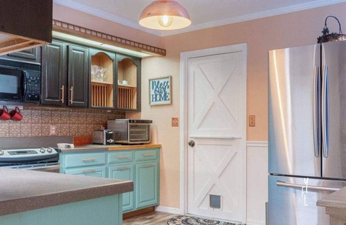 Interchange Square House | Elegant Palm Bay Getaway with Large Backyard